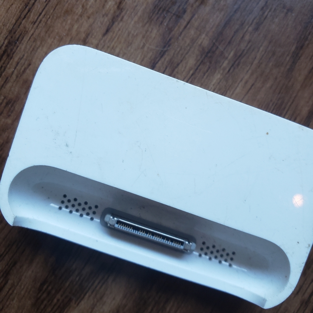 Genuine Apple iPod 30-Pin Docking Station Charger ©2003 White No Cable No Box